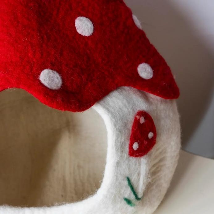 Gnome Wool Pet Cave - Image 2